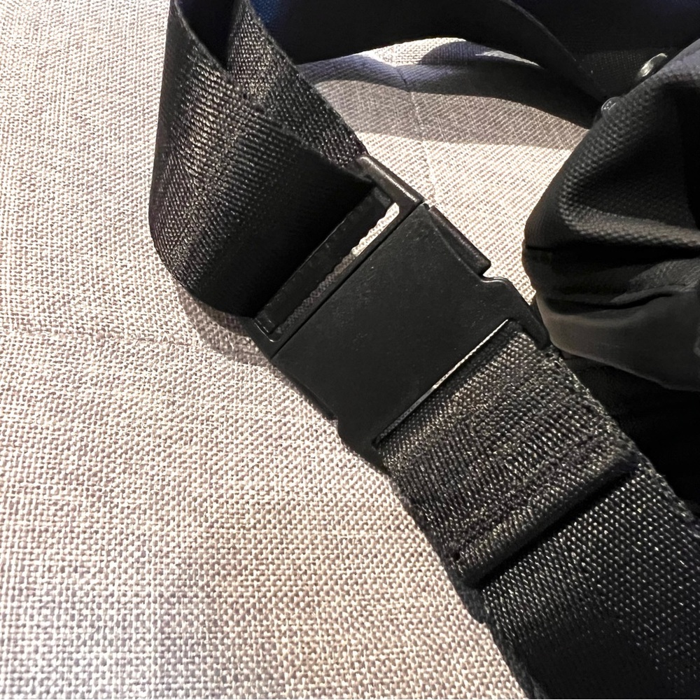 Portland Gear Cascade Crossbody Bag ~ Black - Picture 12 of 13